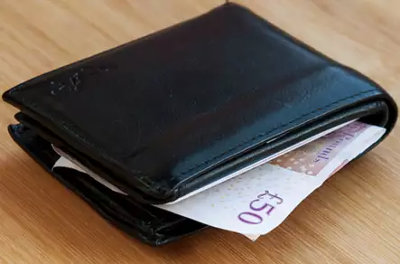8 questions every business should ask before crowdfunding - wallet_cws_sq