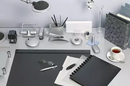 Nine ways to keep your office tidy - tidy_office_sq